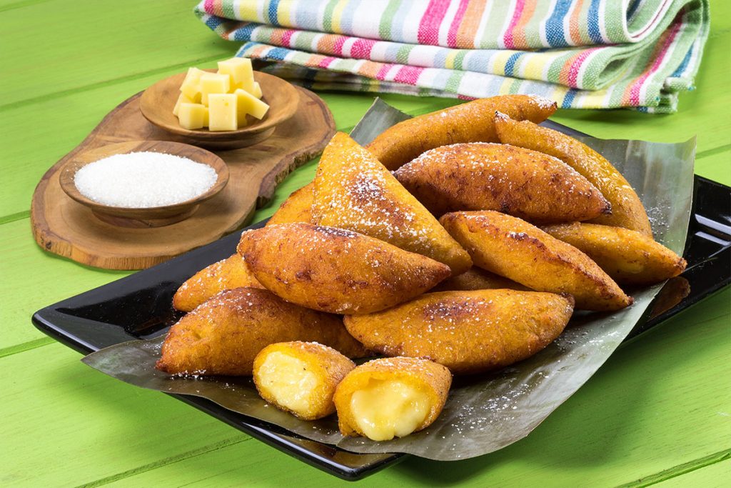Receta Doñarepa - Empanadas de Plátano Maduro Rellenas de Queso Blanco